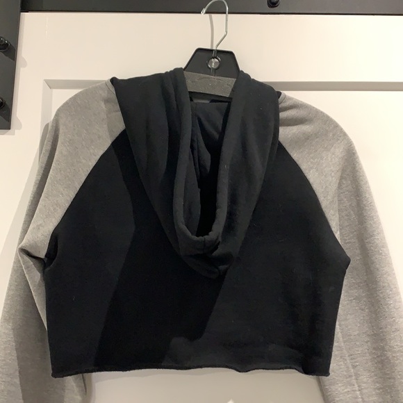 Fila Cropped Sweatshirt with Hood - Picture 3 of 6